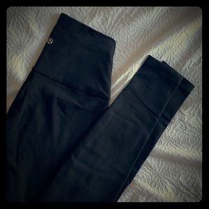 Lululemon wunder under black high rise size 6